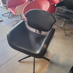 Makeup chair